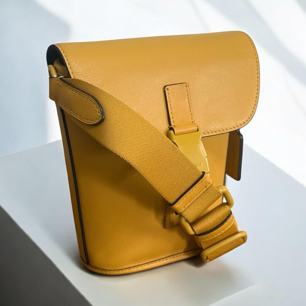Coach Yellow Leather Crossbody Bag! - Picture 3 of 13